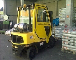 hyster viliar CPCD 2,5 livigstone strojnitvo